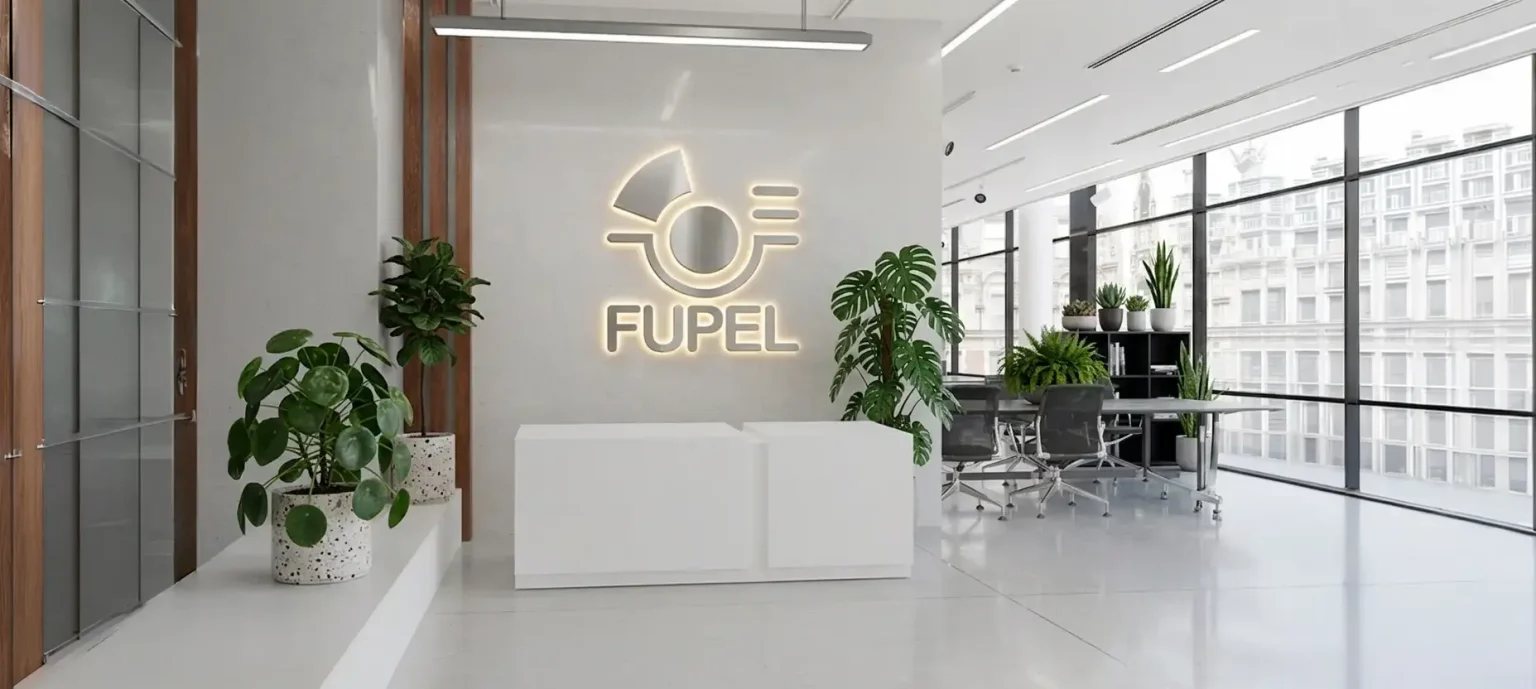 Recepción de las oficinas de Fupel por Santiago Avila